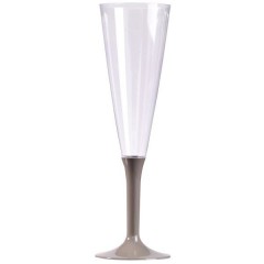 Flûtes et verres à pied